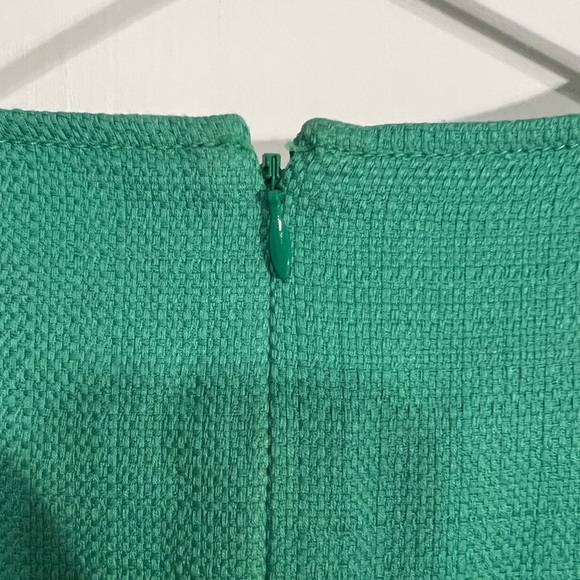 BANANA REPUBLIC SIZE 8 SLEEVELESS SHIFT DRESS BLUE AND GREEN STRIPED - Picture 3 of 7